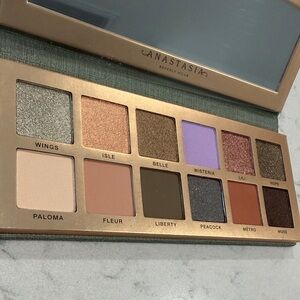 NEW Anastasia Beverly Hills Nouveau 12 Eye shadow Palette metallics and mattes